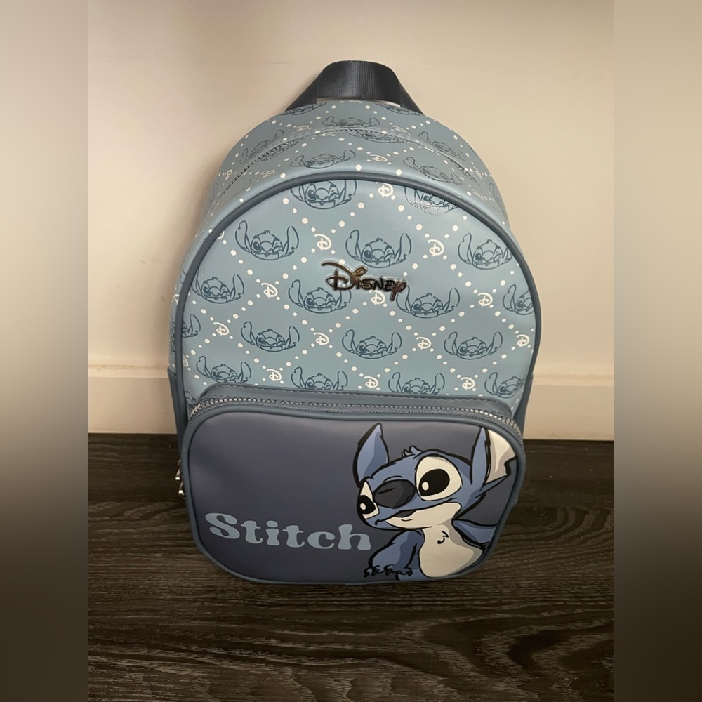 NWT Lilo and stitch weekender bag and stitch backpack, and phone crossbody bag - Picture 6 of 8